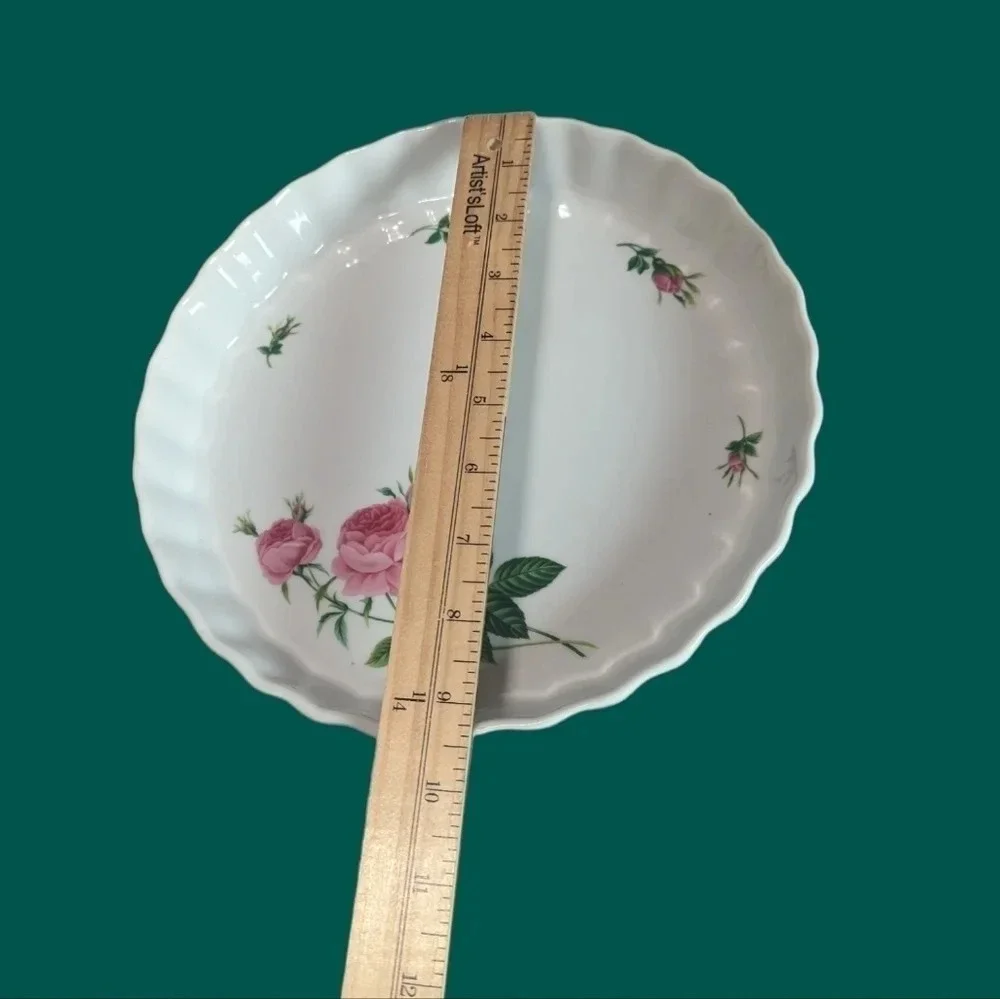 Vtg christineholm 9.5 ceramic quiche white & pink